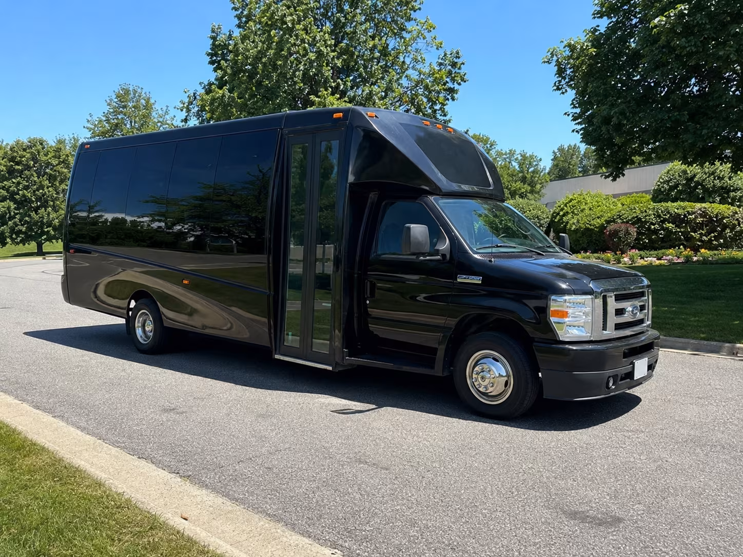 bloomington wedding quinceanera and celebration bus rentals