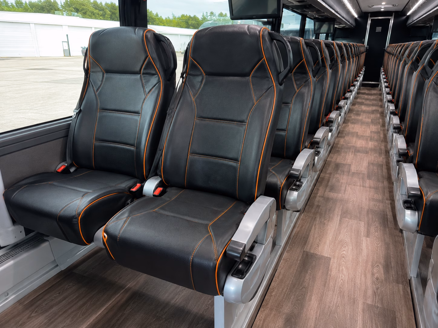 shuttle services for airline crews and airport staff in bloomington